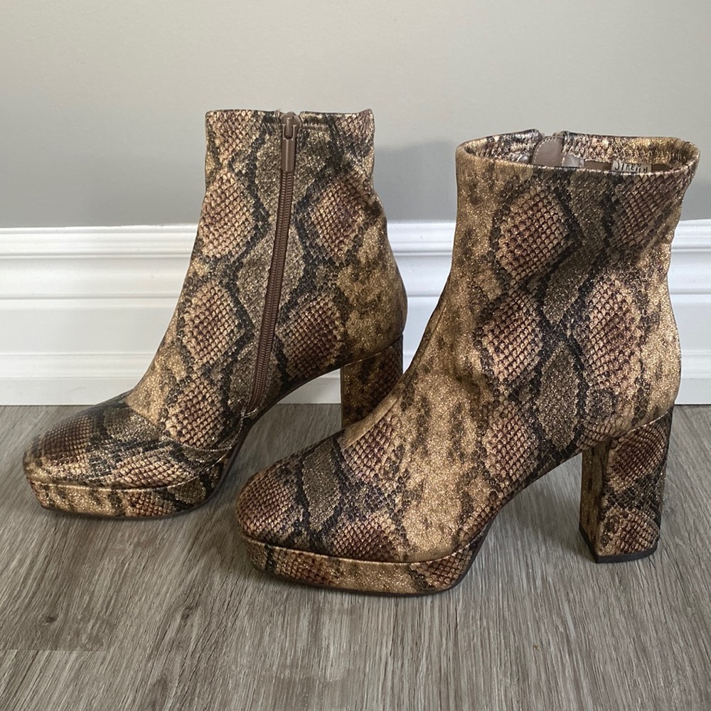 Brand new faux snakeskin stretch boots - size 8.5